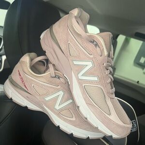 Pink New balance 990v4